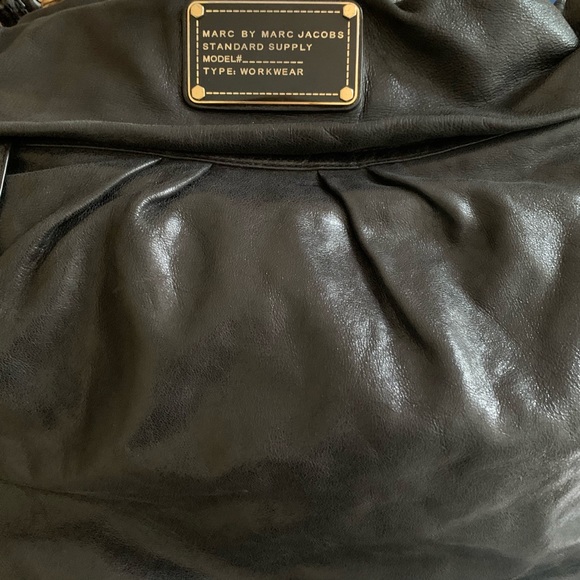 Marc by Marc Jacobs Classic Hillier Hobo Bag Black - Picture 3 of 9